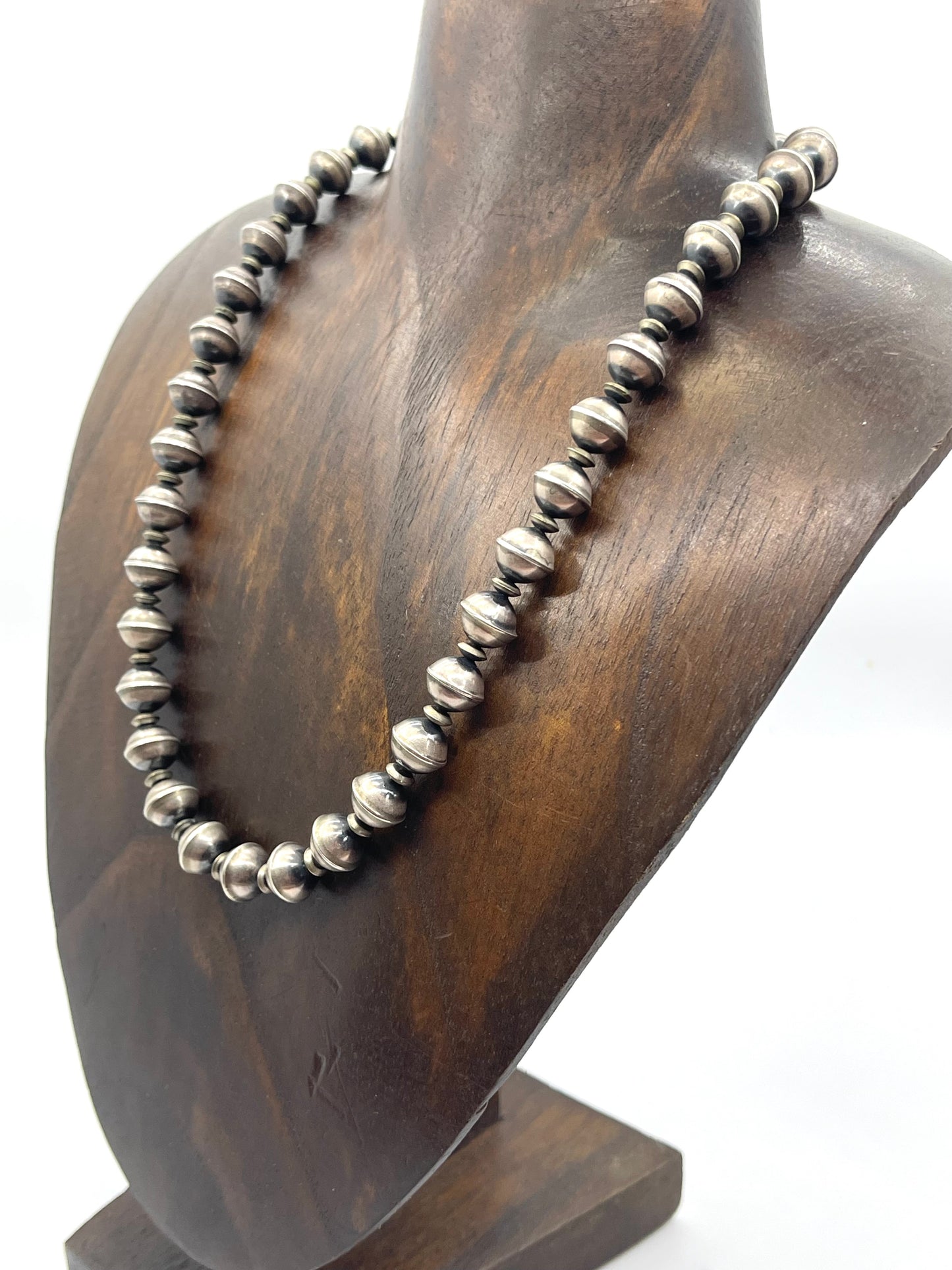 18” 10mm Bench Made Navajo Pearl Strand Necklace