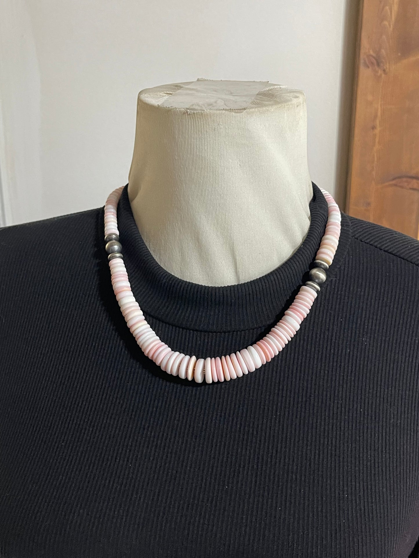 20''+1'' Extender Graduated Pink Conch Shell Necklace With Navajo Pearls