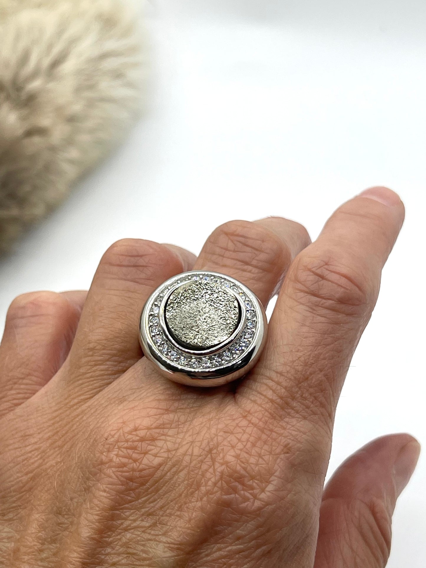 9.0 White Druzy Ring