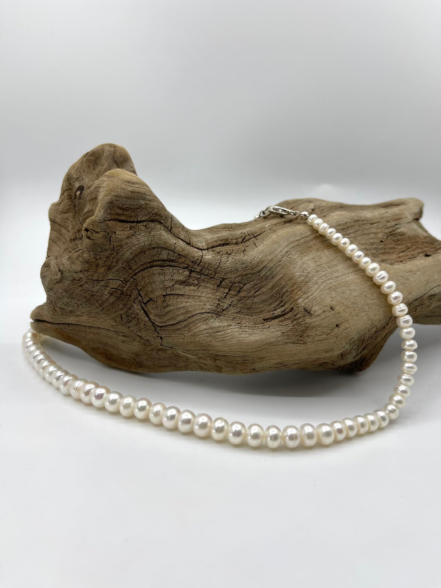 16" Graduated Fresh Water Pearls Necklace