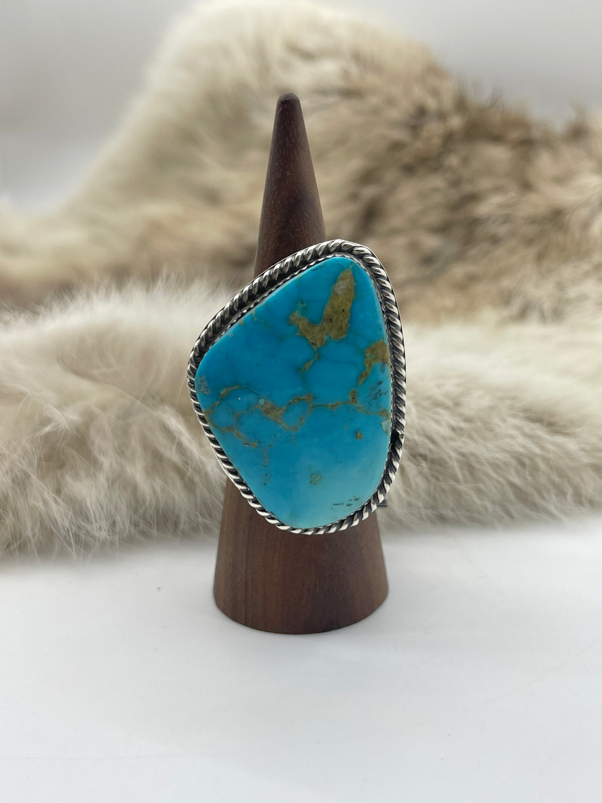 8.0-11.0 Turquoise Ring