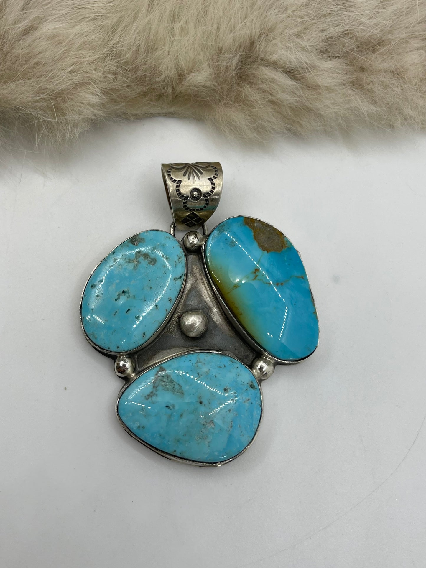 10.2mm Bail 3 Stone Kingman Turquoise Pendant