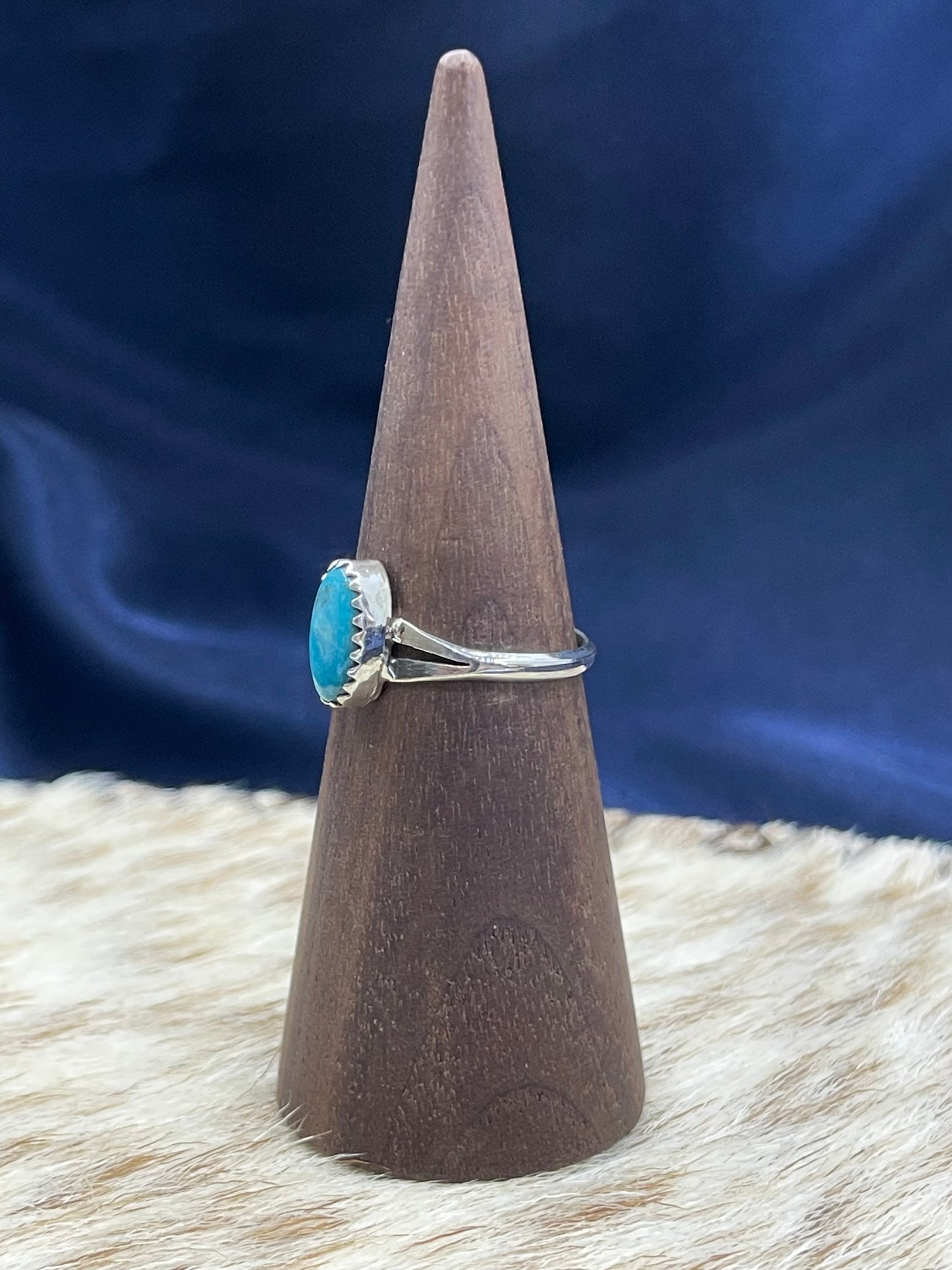 8.0 Single Turquoise Stone Ring