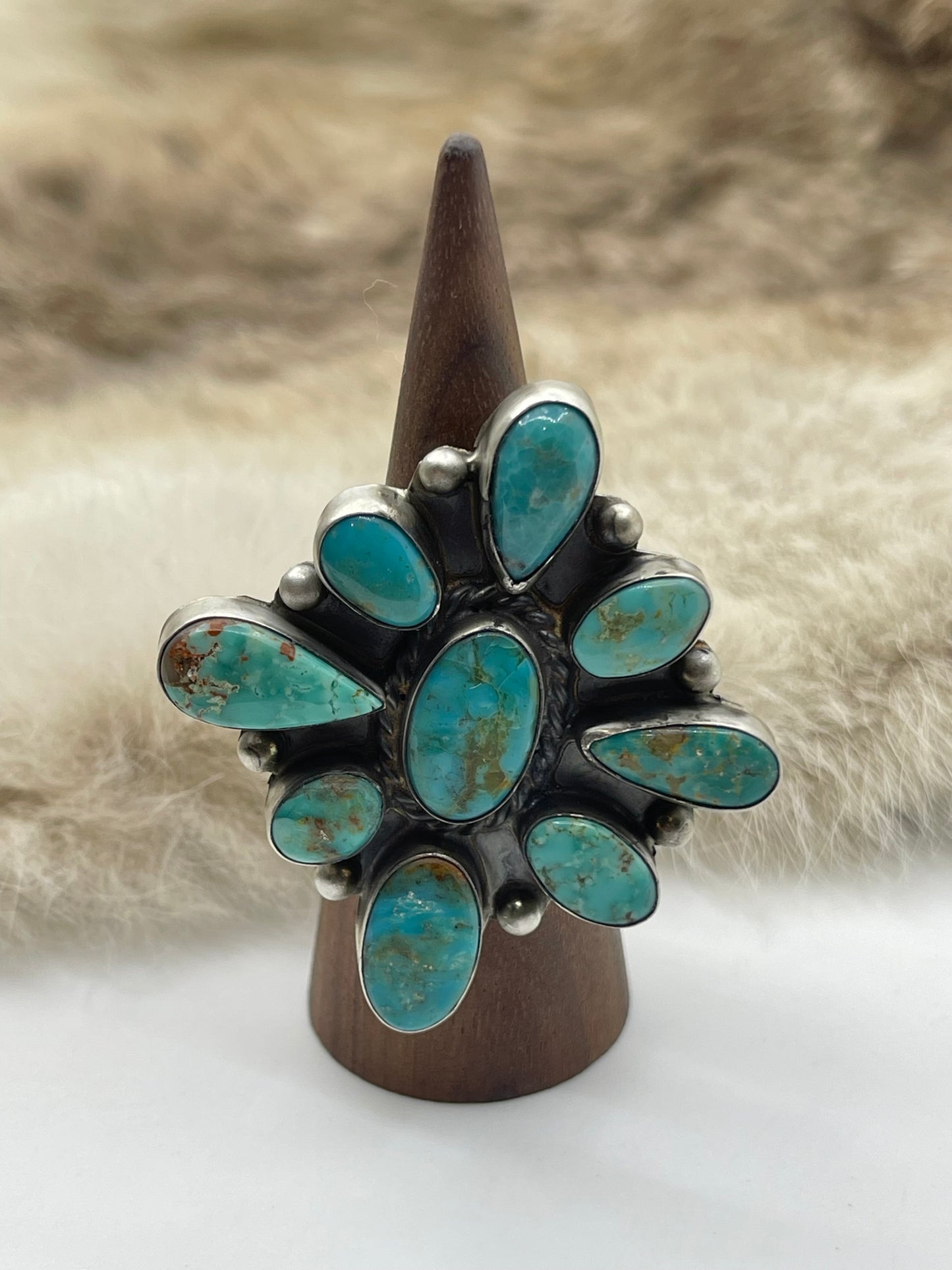 Adjustable 7.0-11.0 Kingman Turquoise Cluster Ring by Aldora Henry, Navajo
