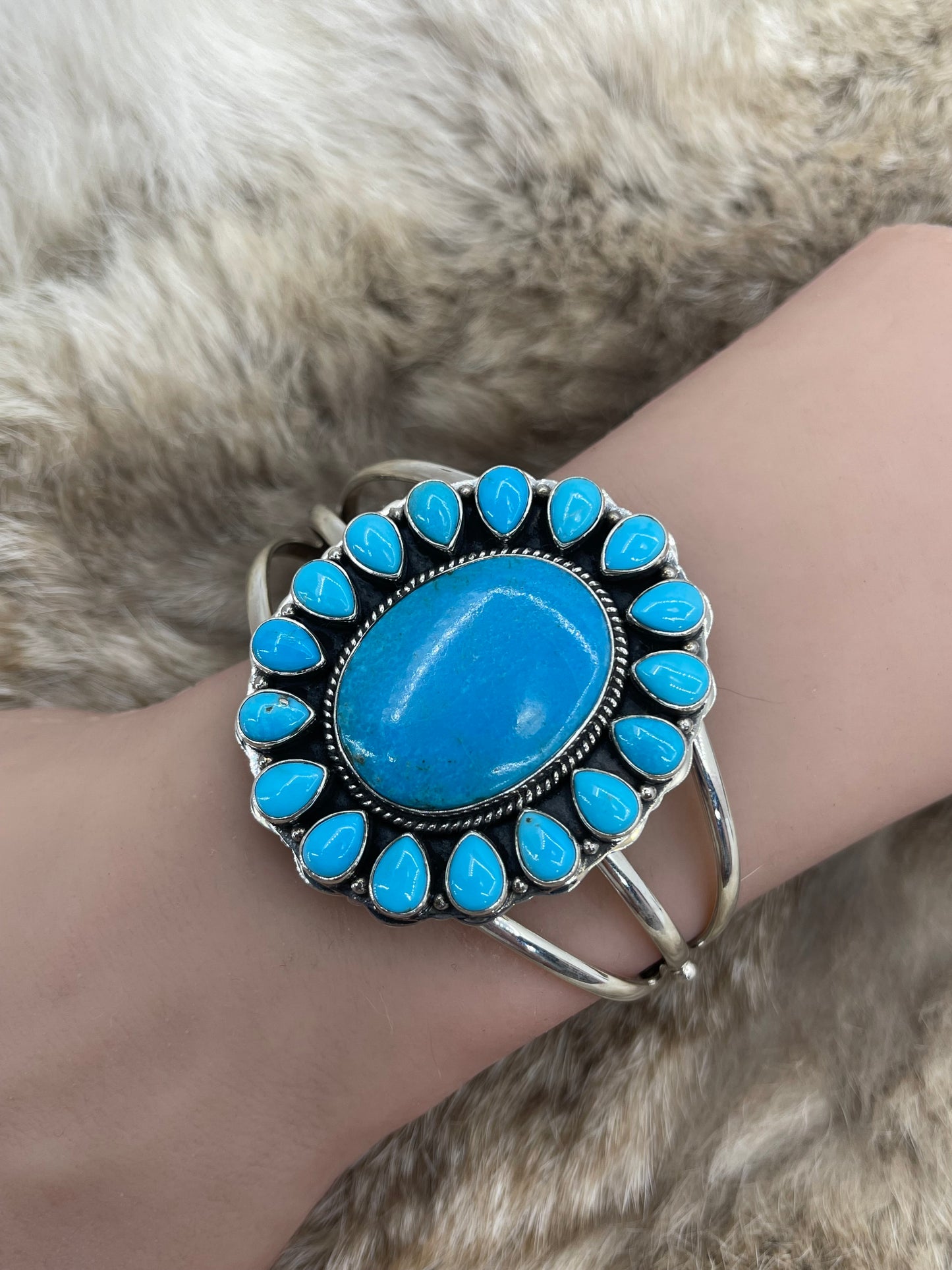 6" - 8" Kingman Turquoise Cluster Cuff