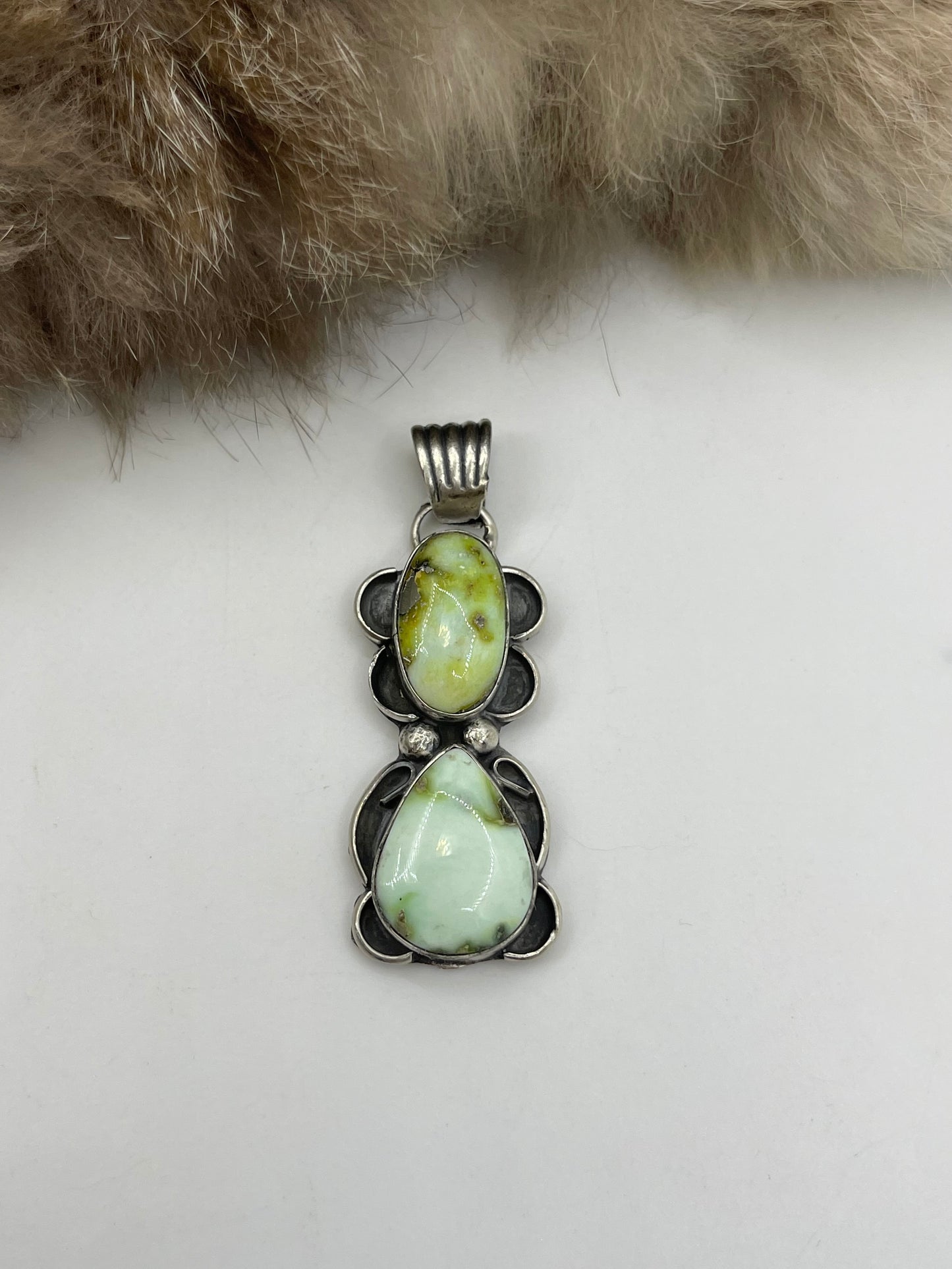 10.5 mm bale Palomino 2 Stone Pendant Gilbert Nez, Navajo