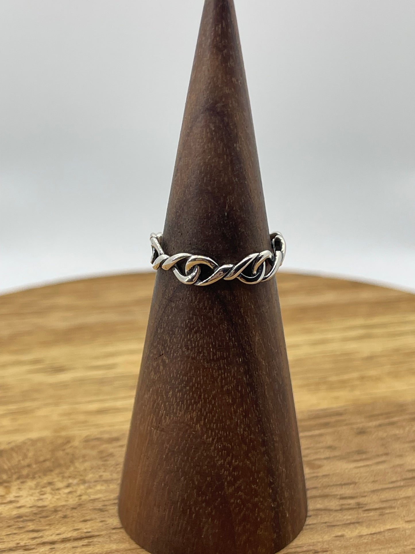 10.0 Chain Linked Ring