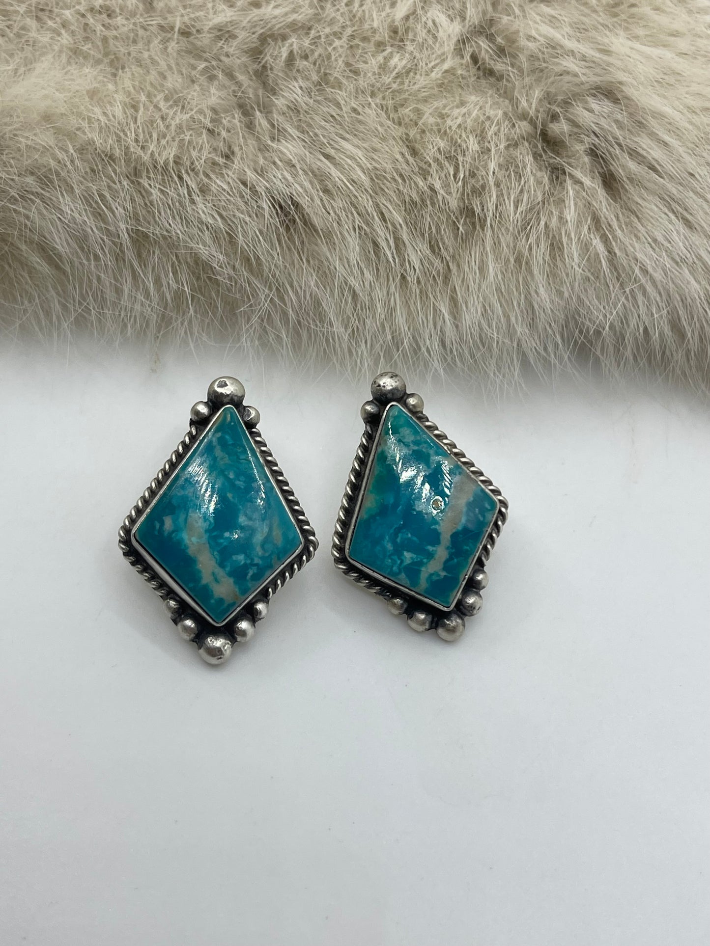 Kingman Turquoise by Elouise Kee, Navajo