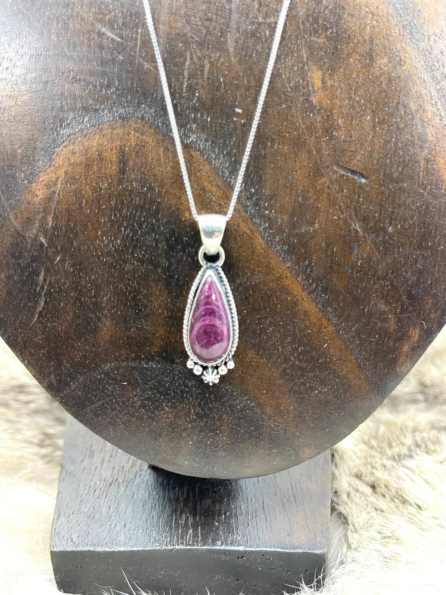 18" Purple Spiny Oyster Teardrop Necklace