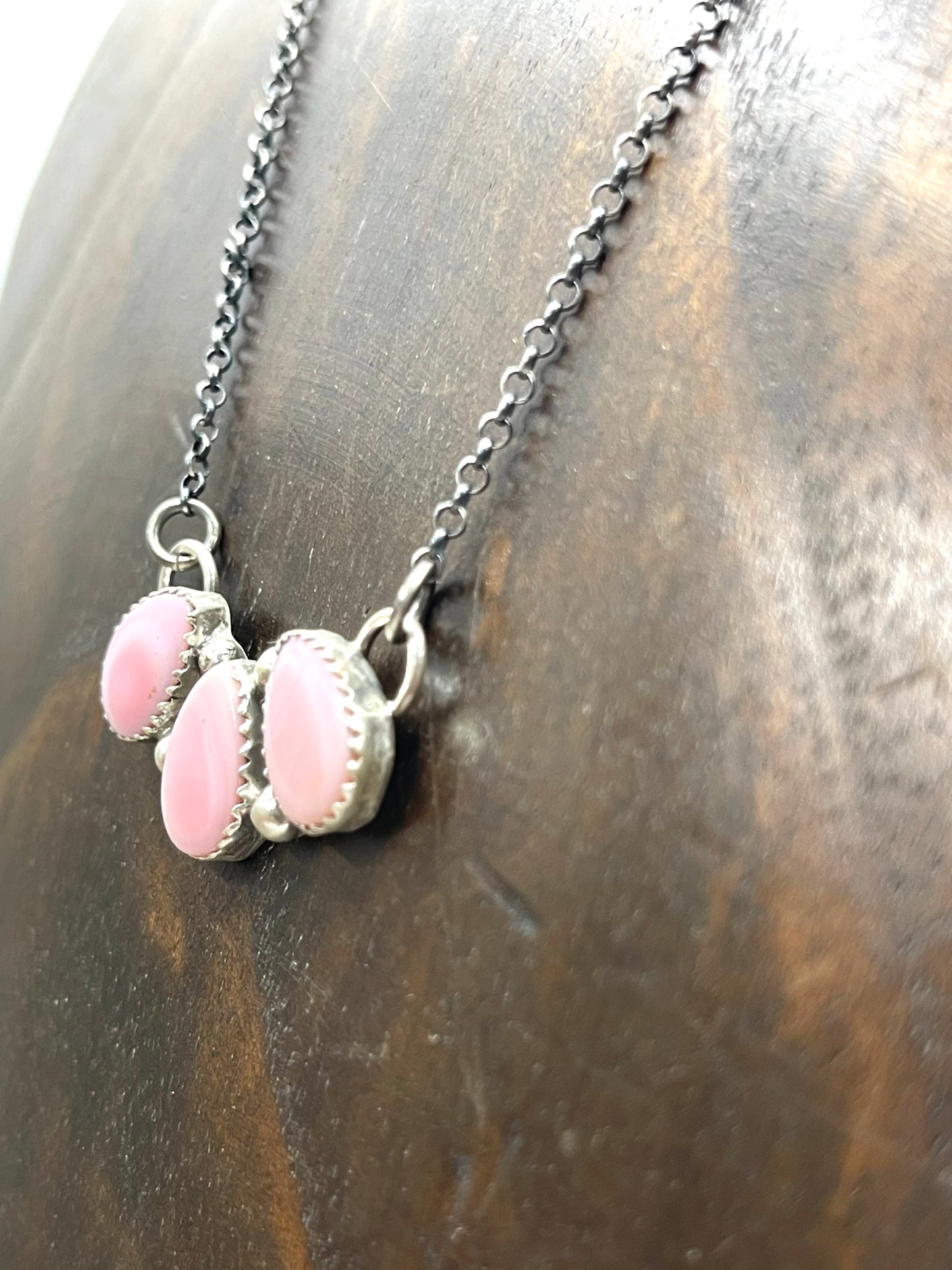 16" 3 Stone Pink Conch Shell Necklace