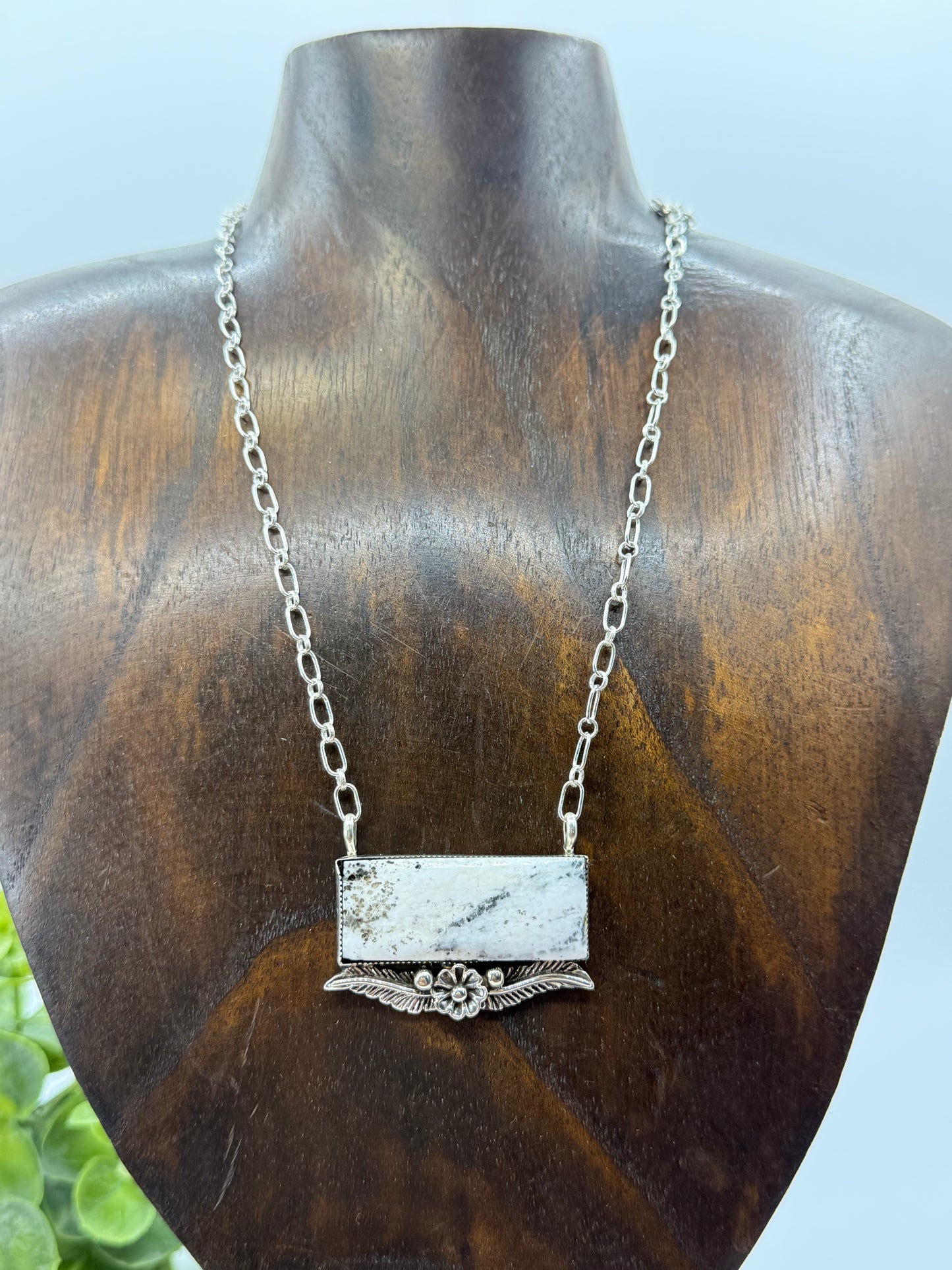 20" WHITE BUFFALO BAR NECKLACE BY GREGG YAZZIE, navajo