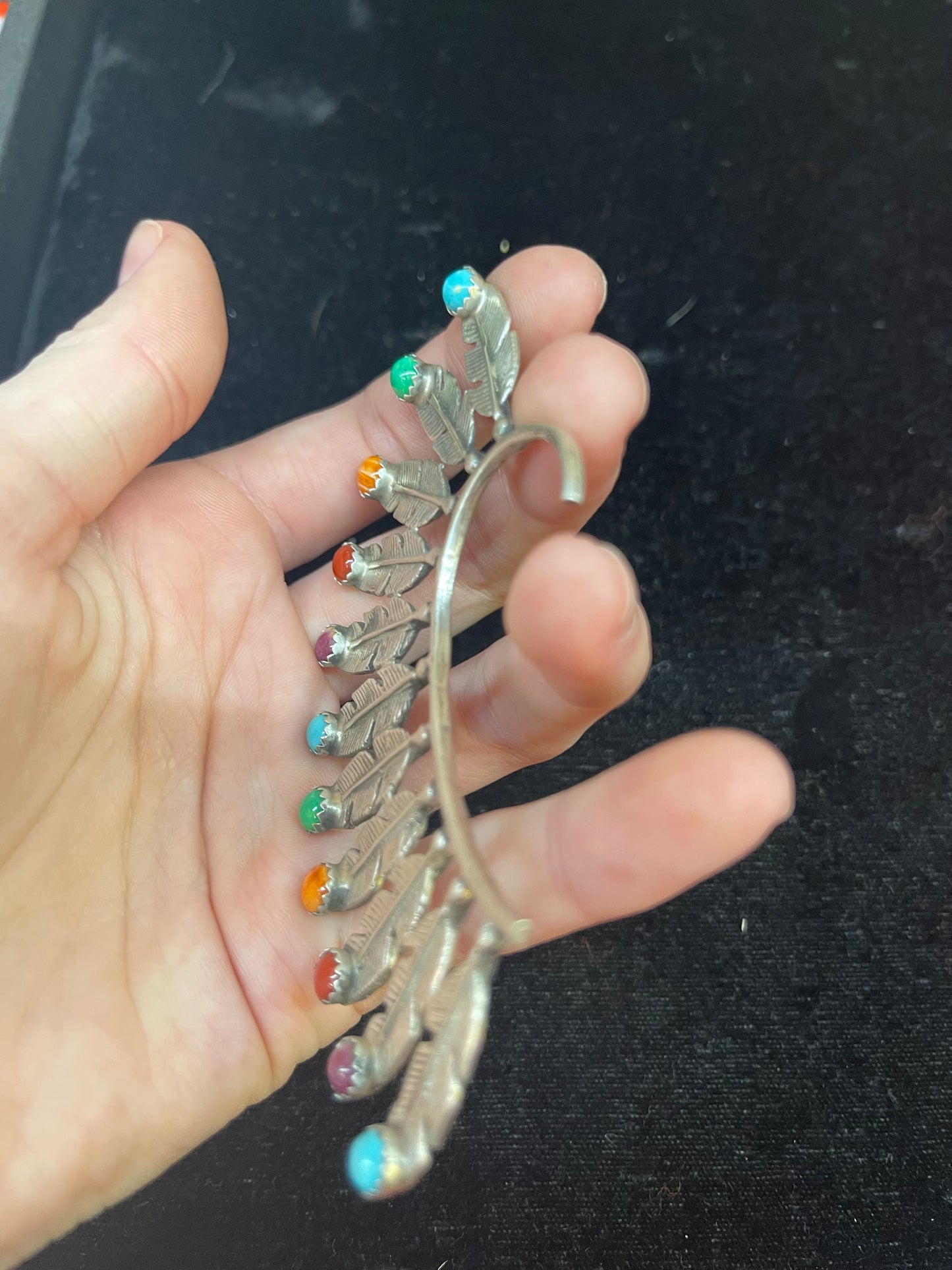 Right Eat Native Head Dress Ear Hanger