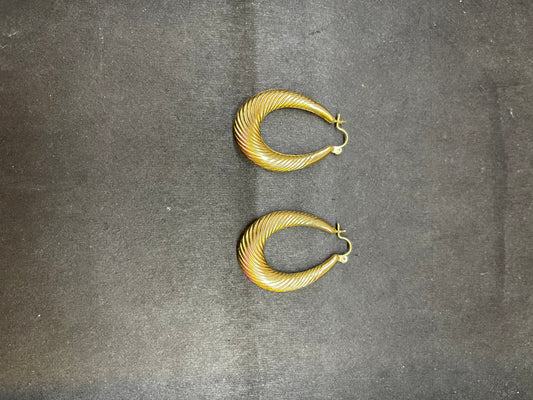 14k Solid Gold Twisted Oval Hoop Earrings