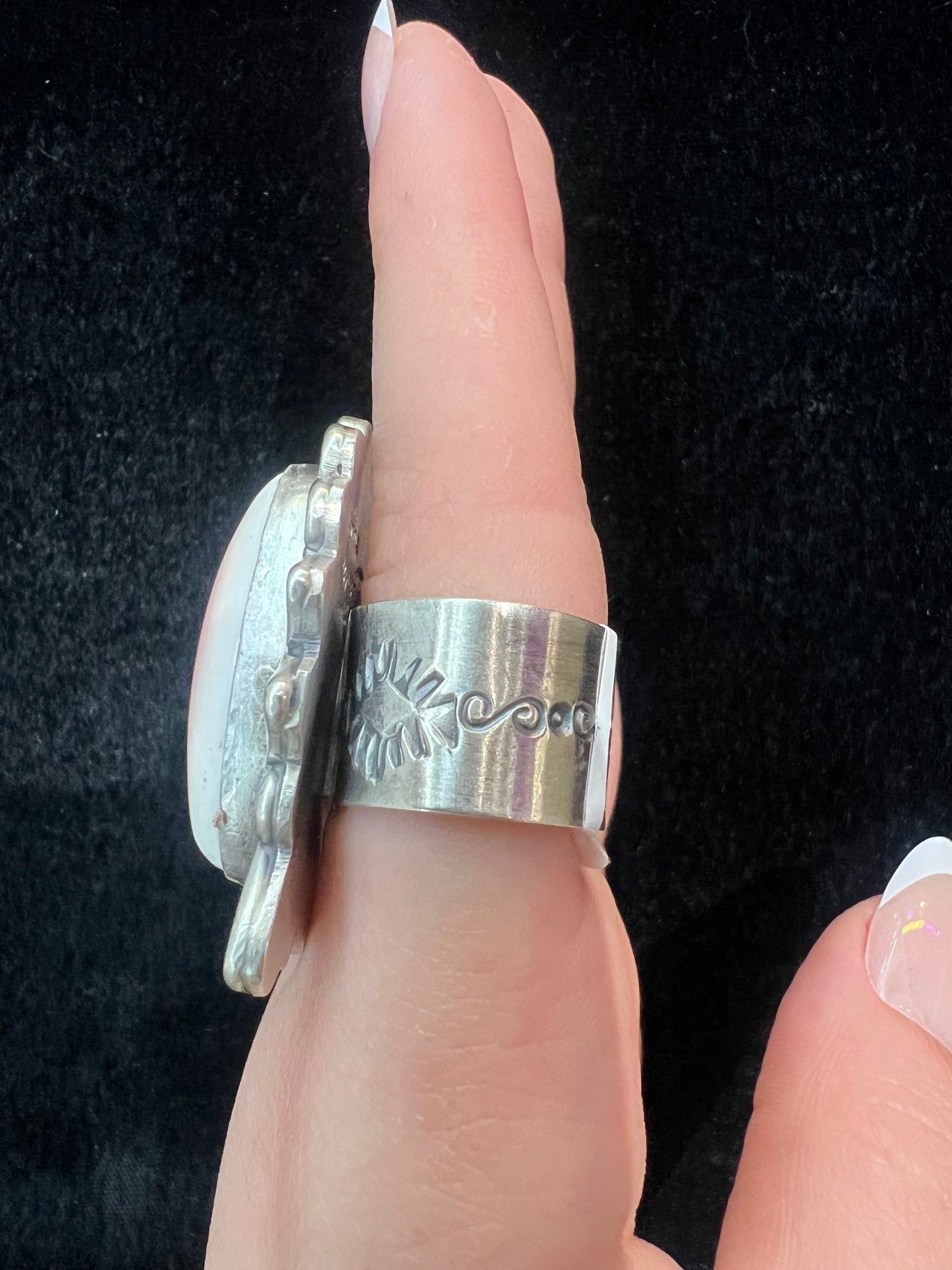 Adjustable Pink Conch Shell Ring by T. Nez Sr., Navajo made (Fits Sizes 6.0-9.0)