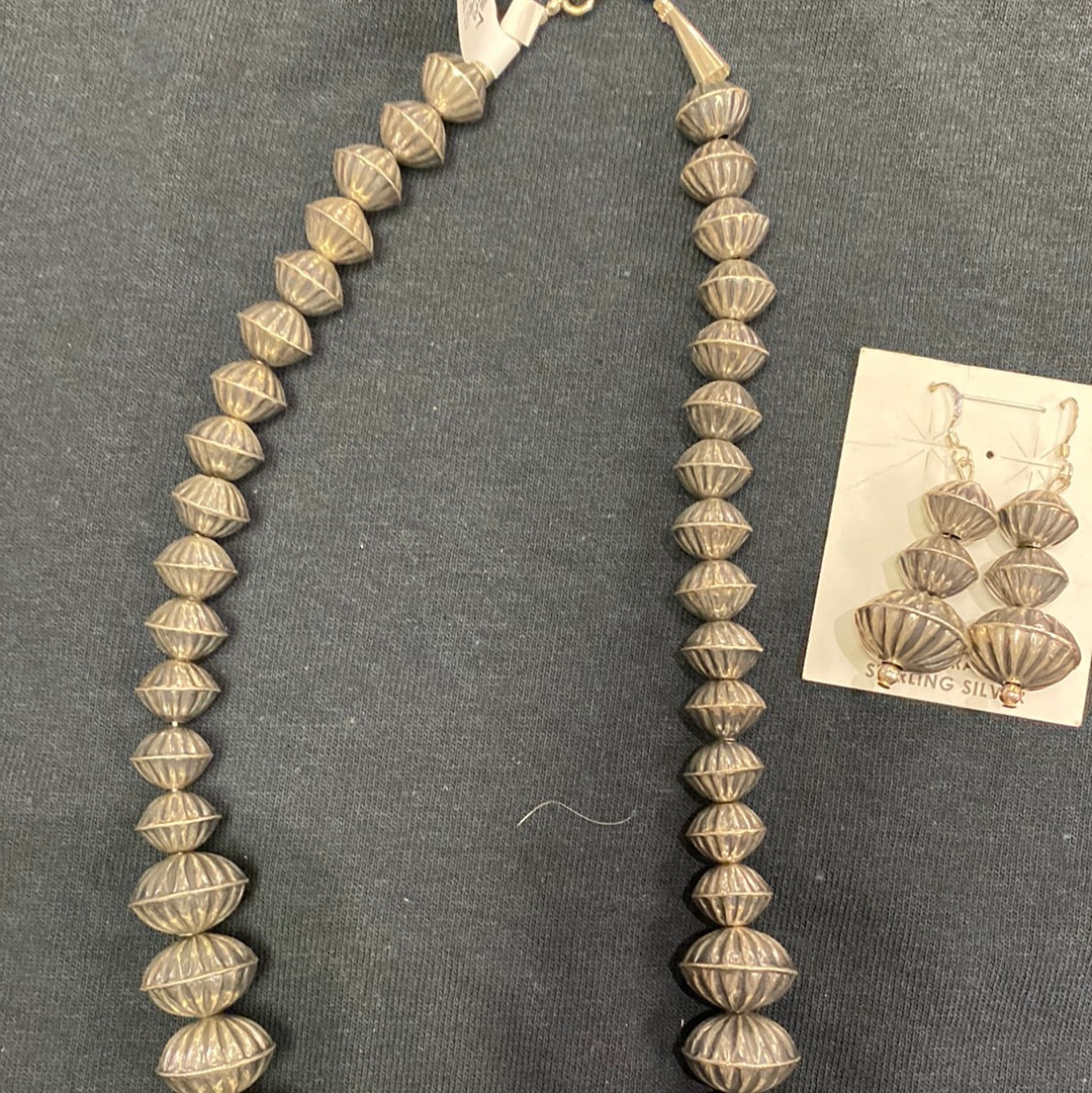 28” graduated silver pearl necklace and earring set