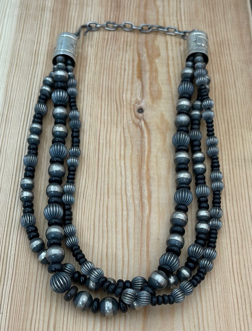 16" Navajo Style Pearls & Black Onyx Necklace