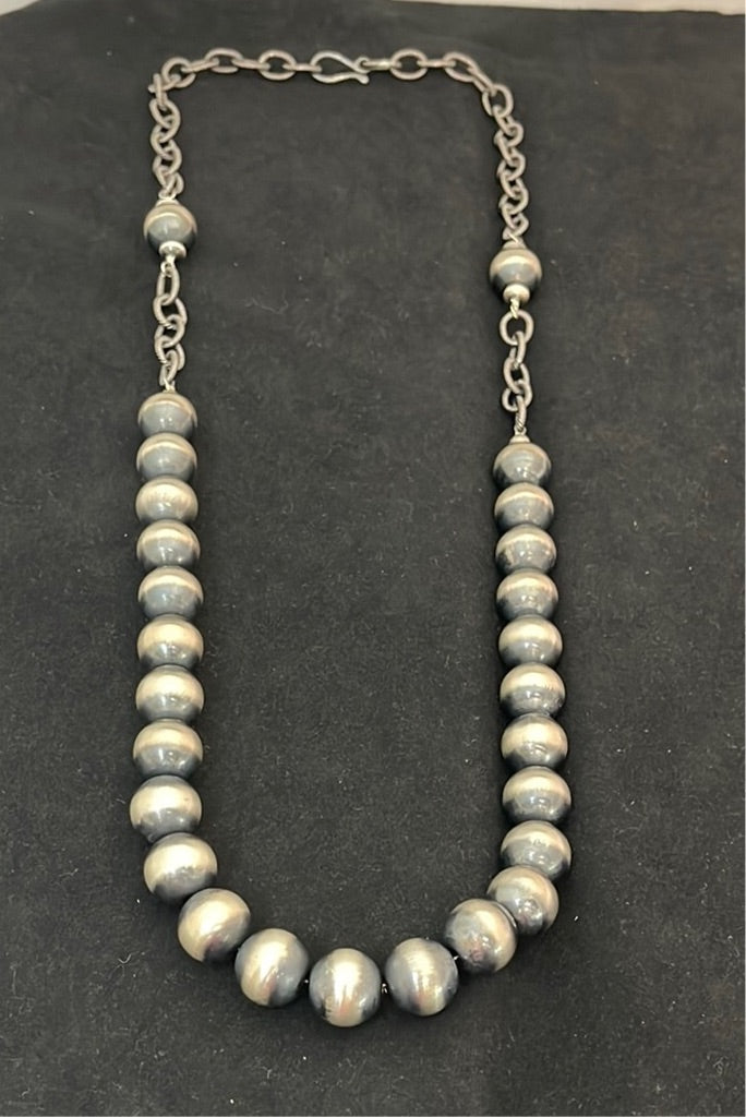 Necklace with 16MM Navajo Pearls
