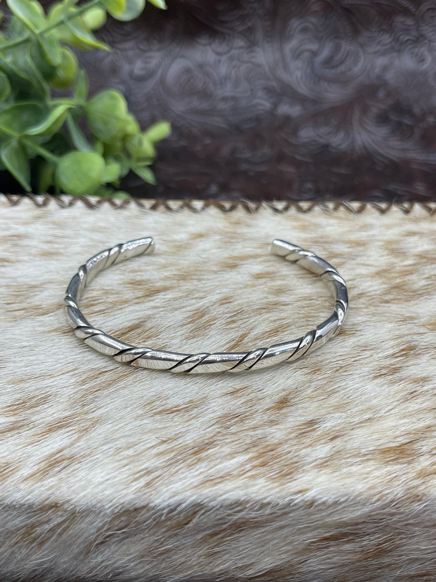 5.25" - 6.5" Twisted Wire Stacker Cuff