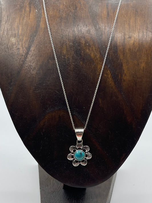 18" Turquoise Flower Pendant Necklace