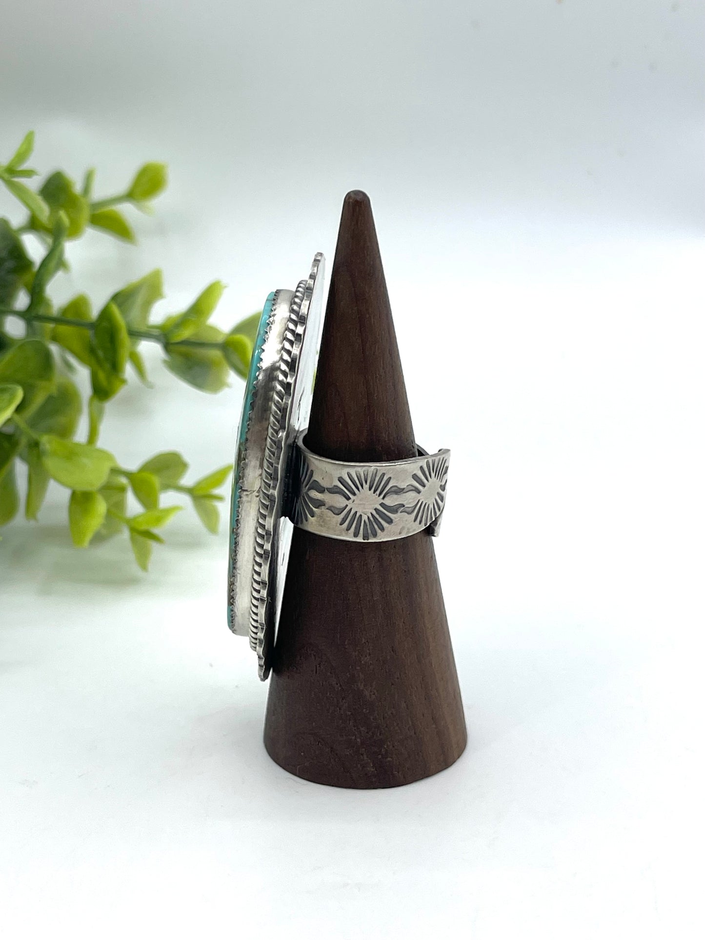 Adjustable 8.0-11.0 Kingman Turquoise Ring by Jeff Largo, Navajo