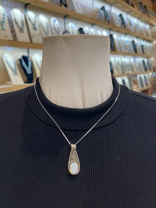 18" Box Chian with White Opal 3.5mm Bale Pendant