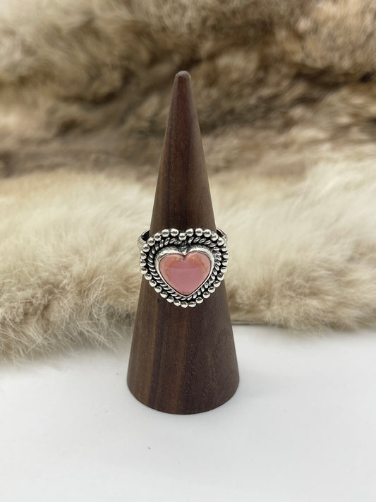8.0 Pink Conch Heart Ring
