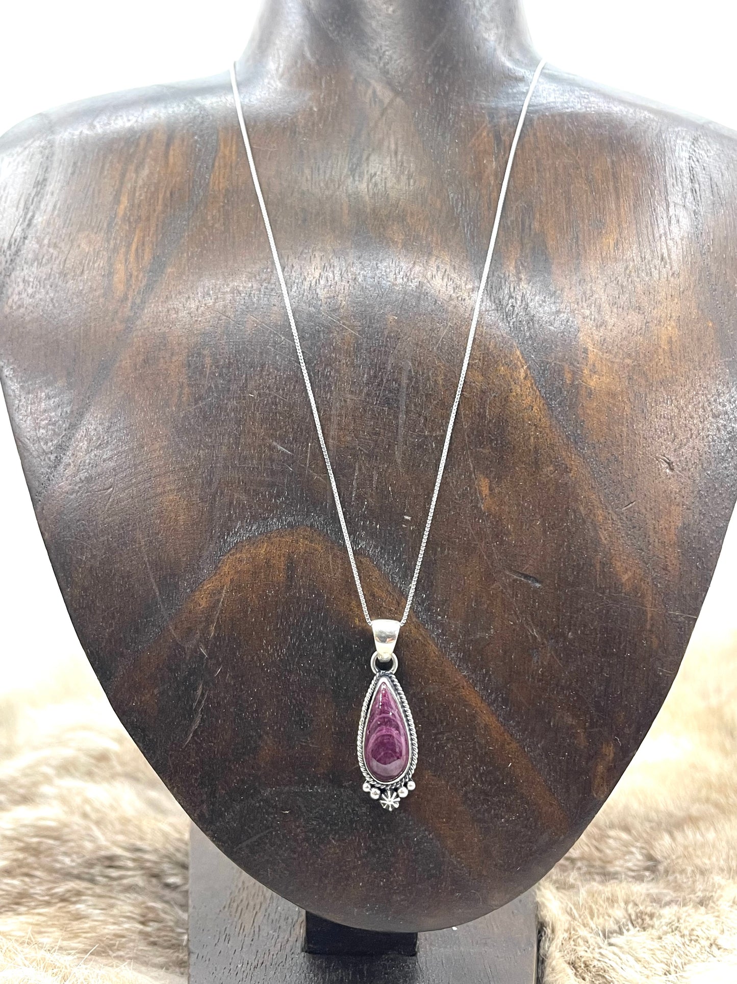 18" Purple Spiny Oyster Teardrop Necklace