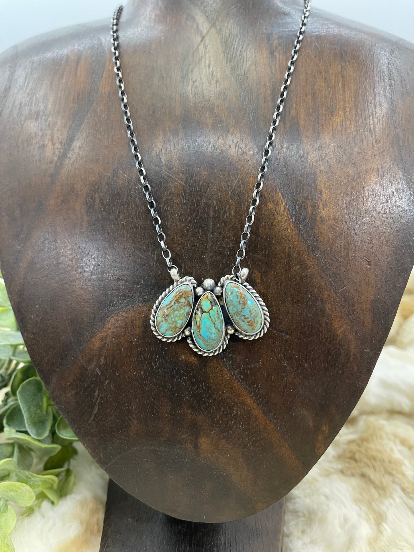 16" Kingman Turquoise Necklace