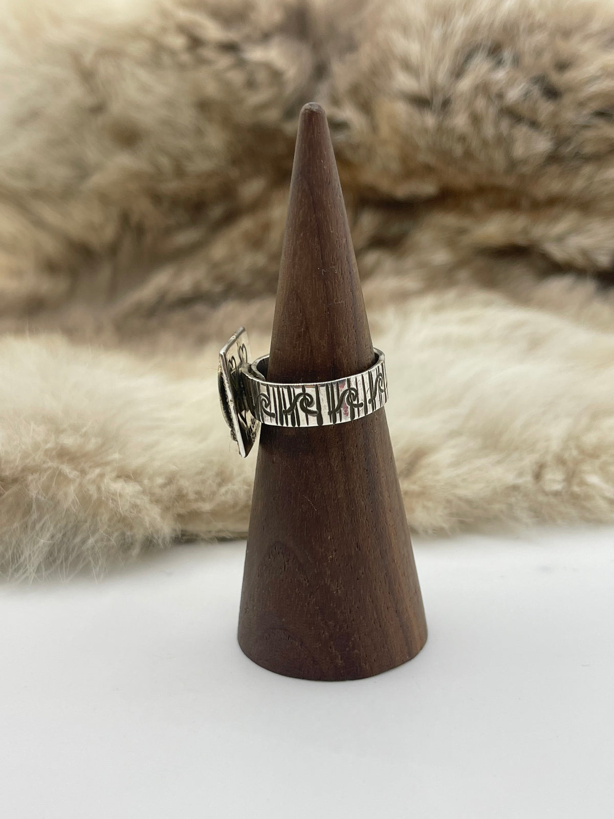 Adjustable 7.0-11.0 Spiral Ring by Alex Sanchez, Navajo