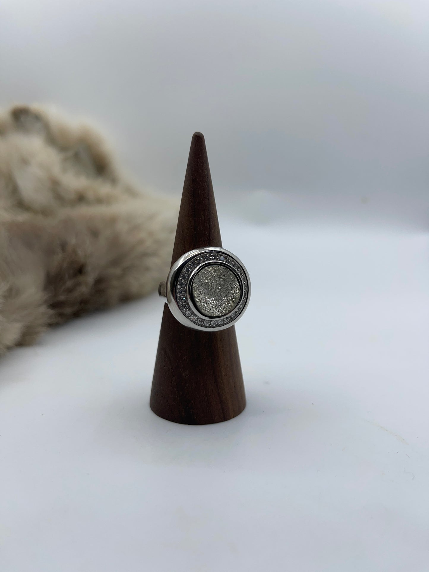 9.0 White Druzy Ring