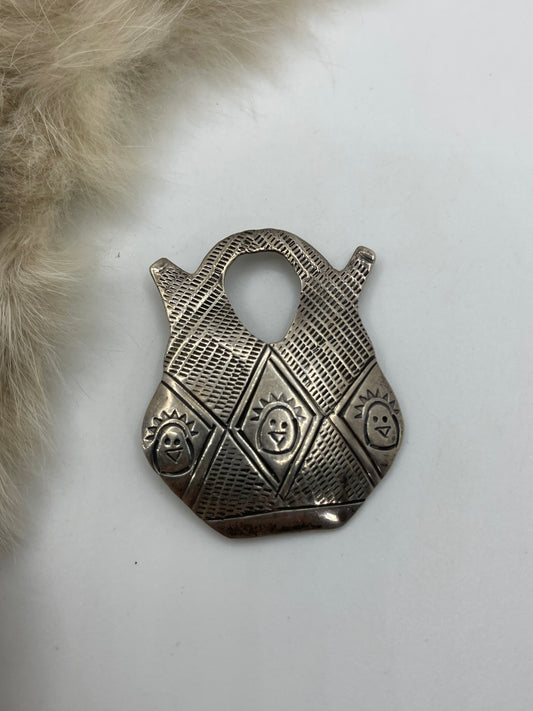 LOT 80 B 9/20 Sterling Silver Vintage Pot Pin