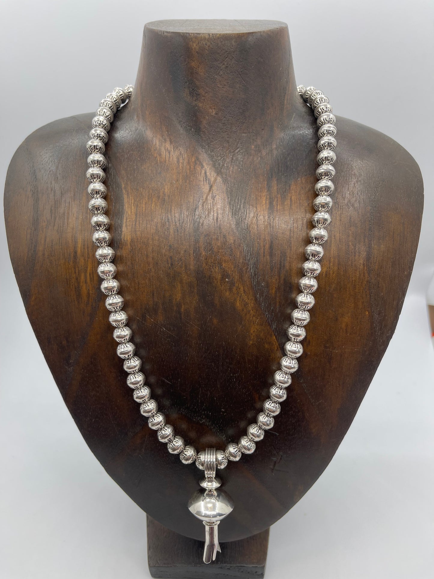 19" Stamped Pearl Necklace With Blossom