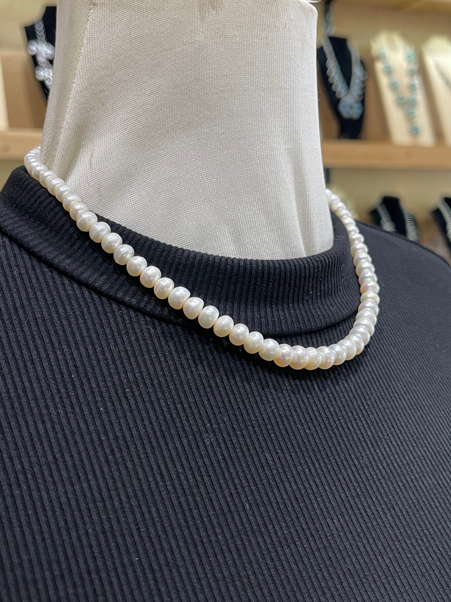 16" Graduated Fresh Water Pearls Necklace
