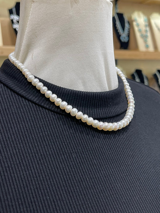 16" Graduated Fresh Water Pearls Necklace