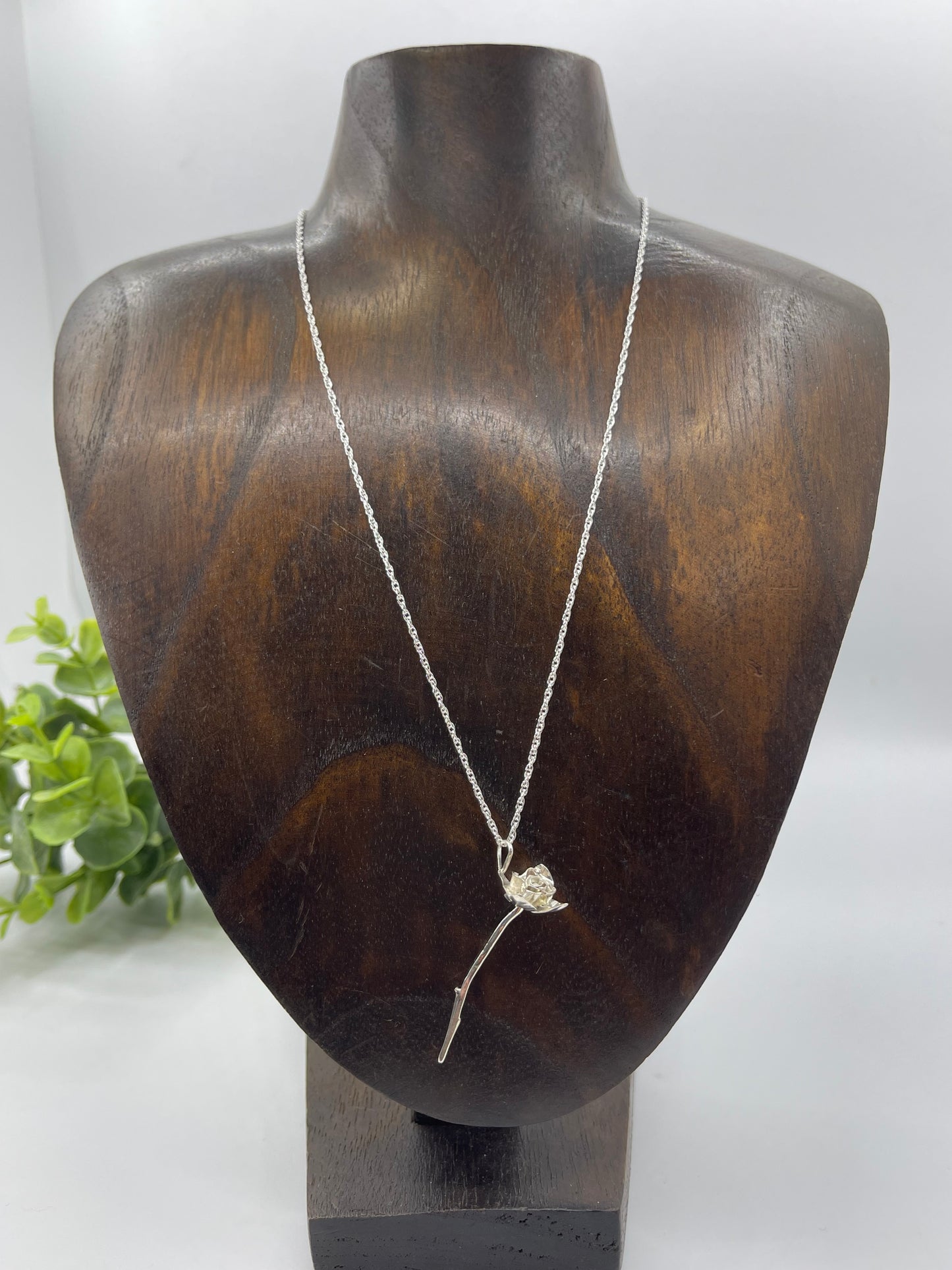 18" SILVER ROSE PENDANT BY ROBBIE SANCHEZ, ZUNI