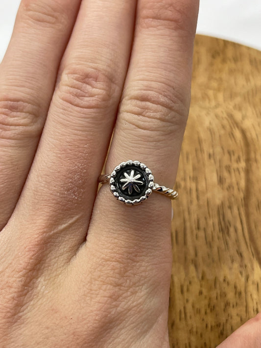 LOT 24 E 9/20 7.0 Sterling Silver Concho Ring