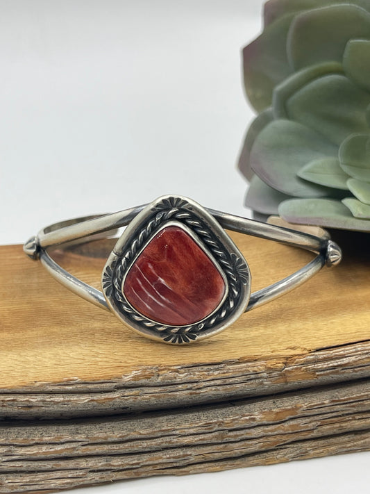5 3/4"-7 1/4" Red Spiny Oyster Shell Teardrop Cuff by Augustine Largo, Navajo
