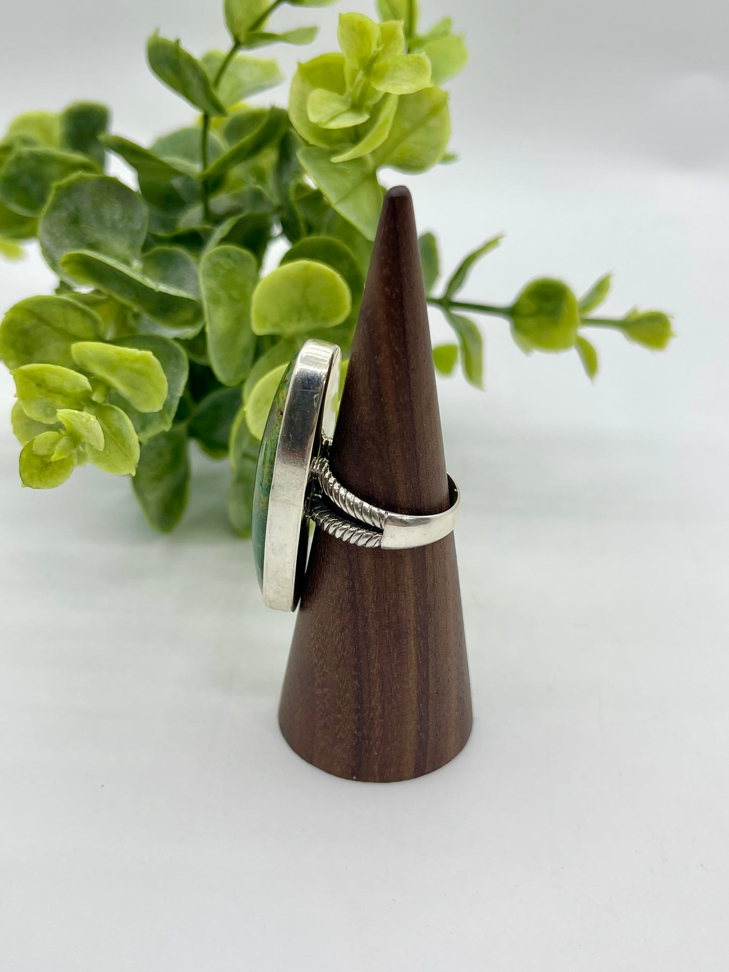 7.5 Oval Kingman Turquoise Ring