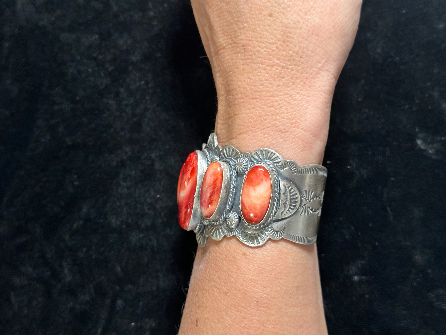 6 1/2” Red Spiny Oyster Shell Cuff Bracelet By Boyd Ashley, Navajo
