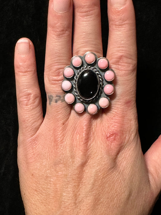 Adjustable 5.0-10.0 Onyx and Pink Conch Cluster Ring