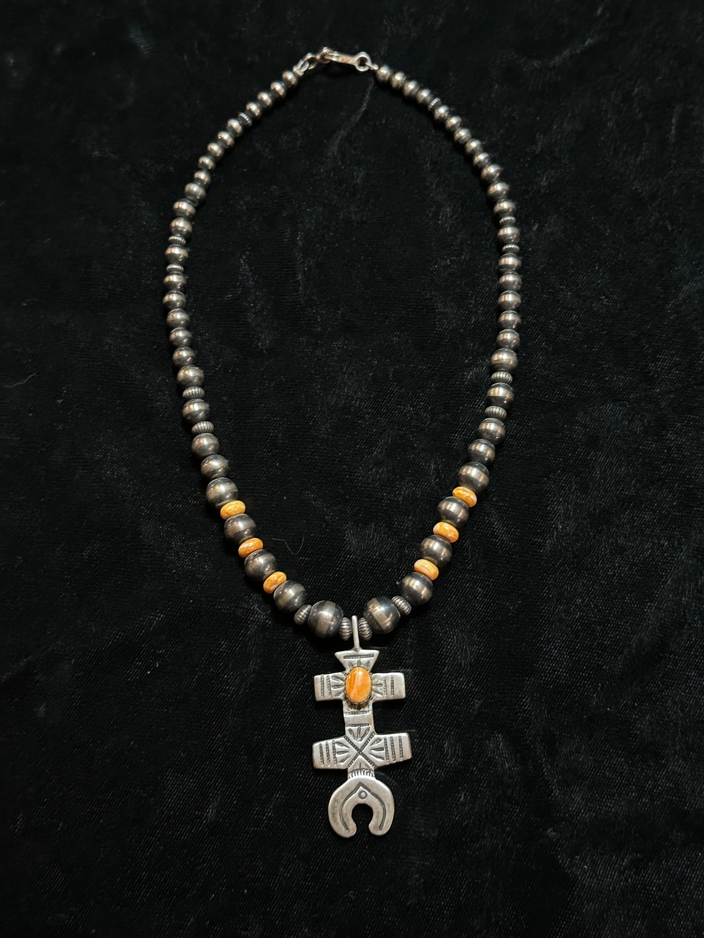 Graduated Navajo Pearls and Spiny Oyster Shell with Pendant