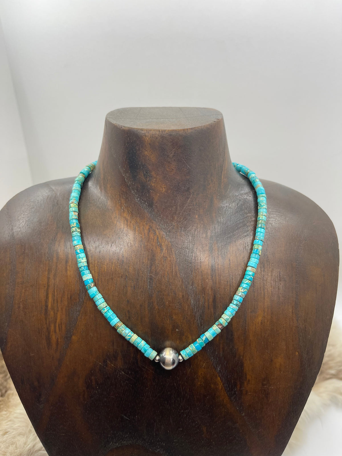 14” Color Enhanced Magnesite with Navajo Style Pearls Necklace