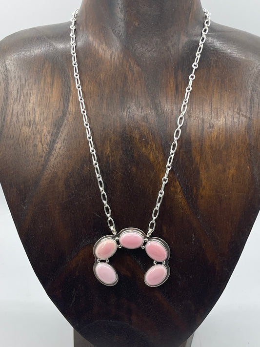 18" Pink Conch Shell Naja Necklace
