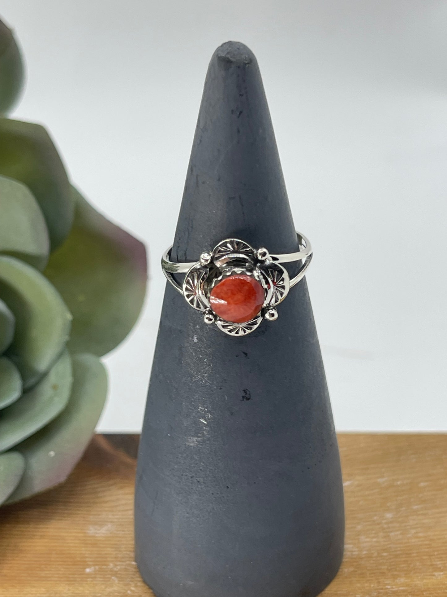 5.0 Red Spiny Oyster Shell Round Ring by Dorothy Lee, Navajo