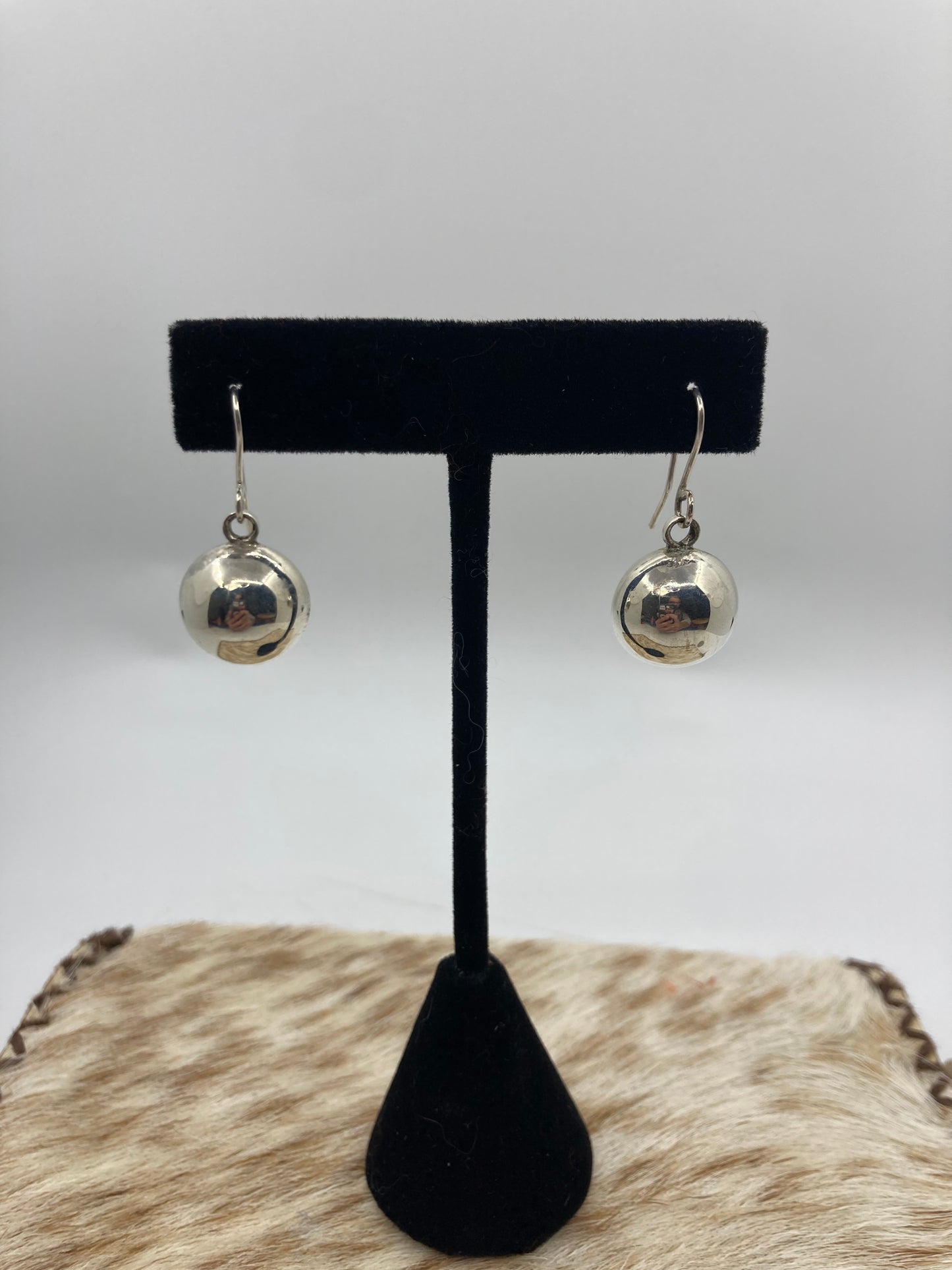 Silver 15mm Handmade Pearl Dangle earrings by Smokey Gchachu, Zuni
