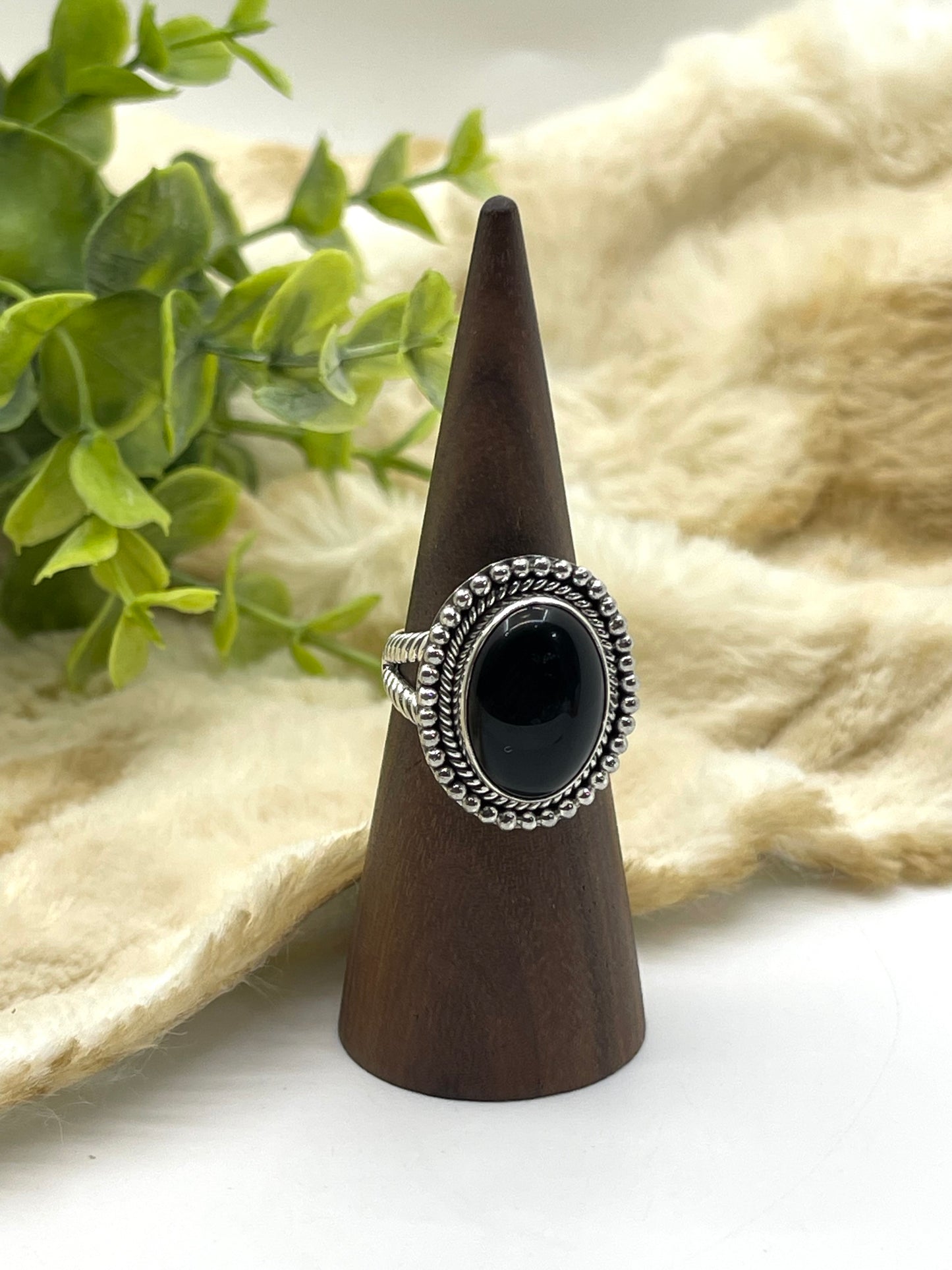 8.5 Black Onyx With Silver Dot Border