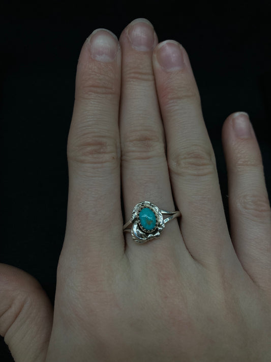 8.5 Turquoise Oval Ring by Alice Saunders, Navajo