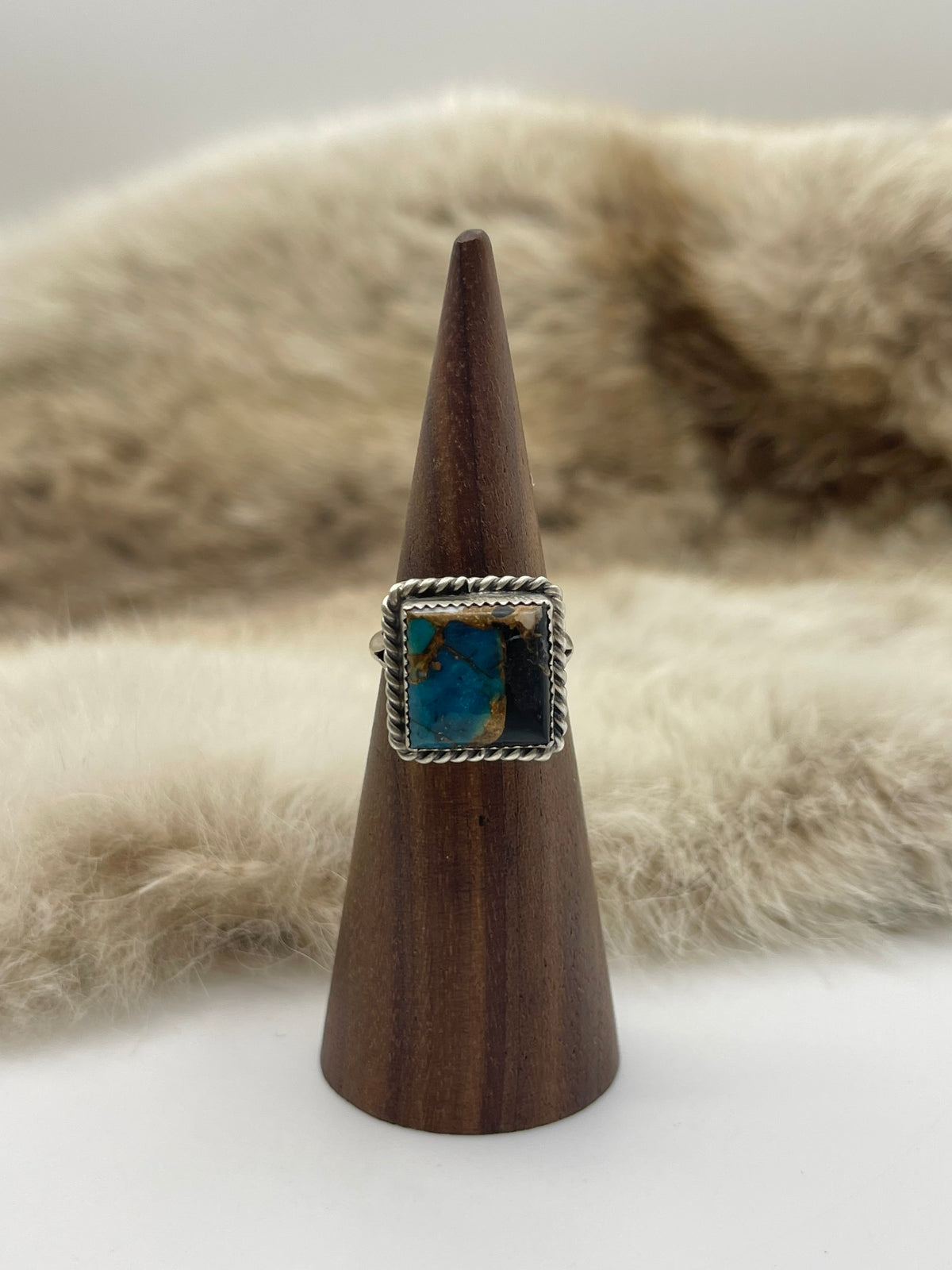 6.0 Kingman Crush Ring, Navajo