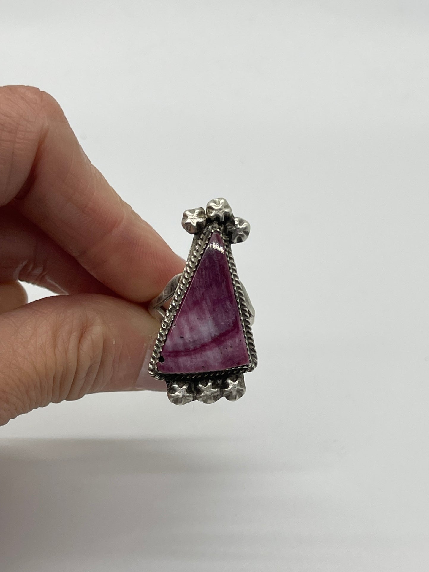 5.5 Purple Spiny Oyster Triangle Ring by Selina Warner, Navajo