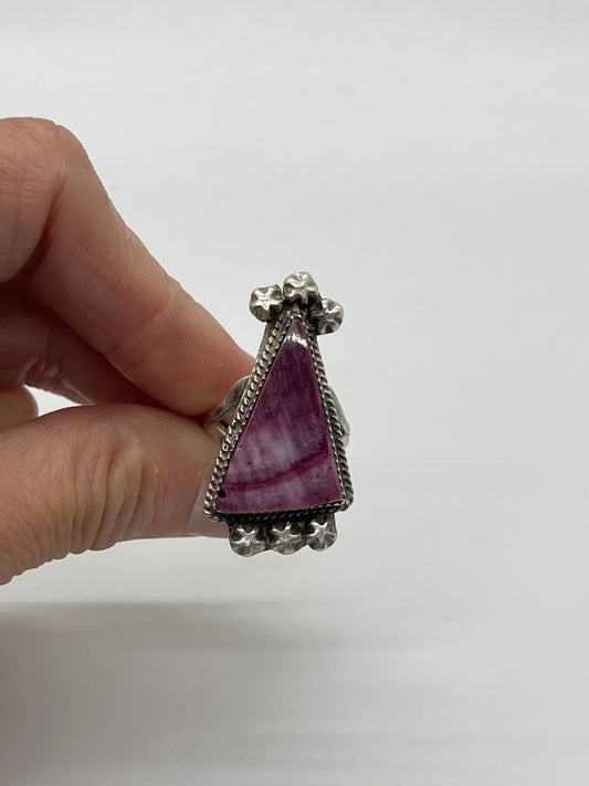 5.5 Purple Spiny Oyster Triangle Ring by Selina Warner, Navajo